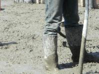 Jak stosować beton, by fundamenty były trwałe?